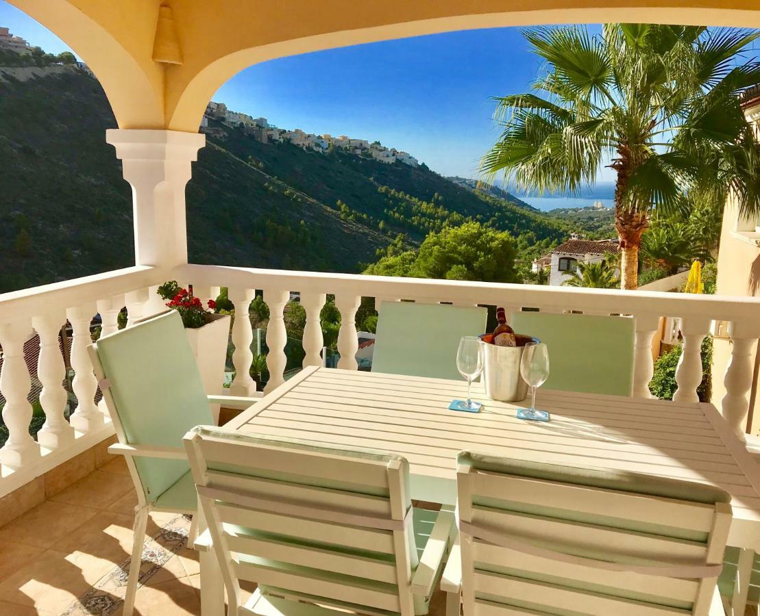 Villa Guapa With Gym Aircon Wifi モライラ エクステリア 写真