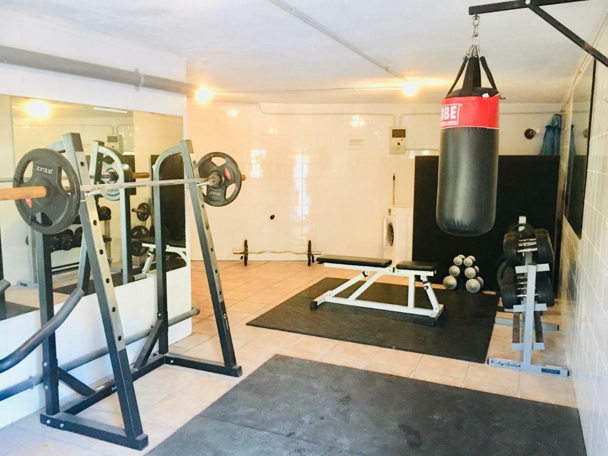 Villa Guapa With Gym Aircon Wifi モライラ エクステリア 写真